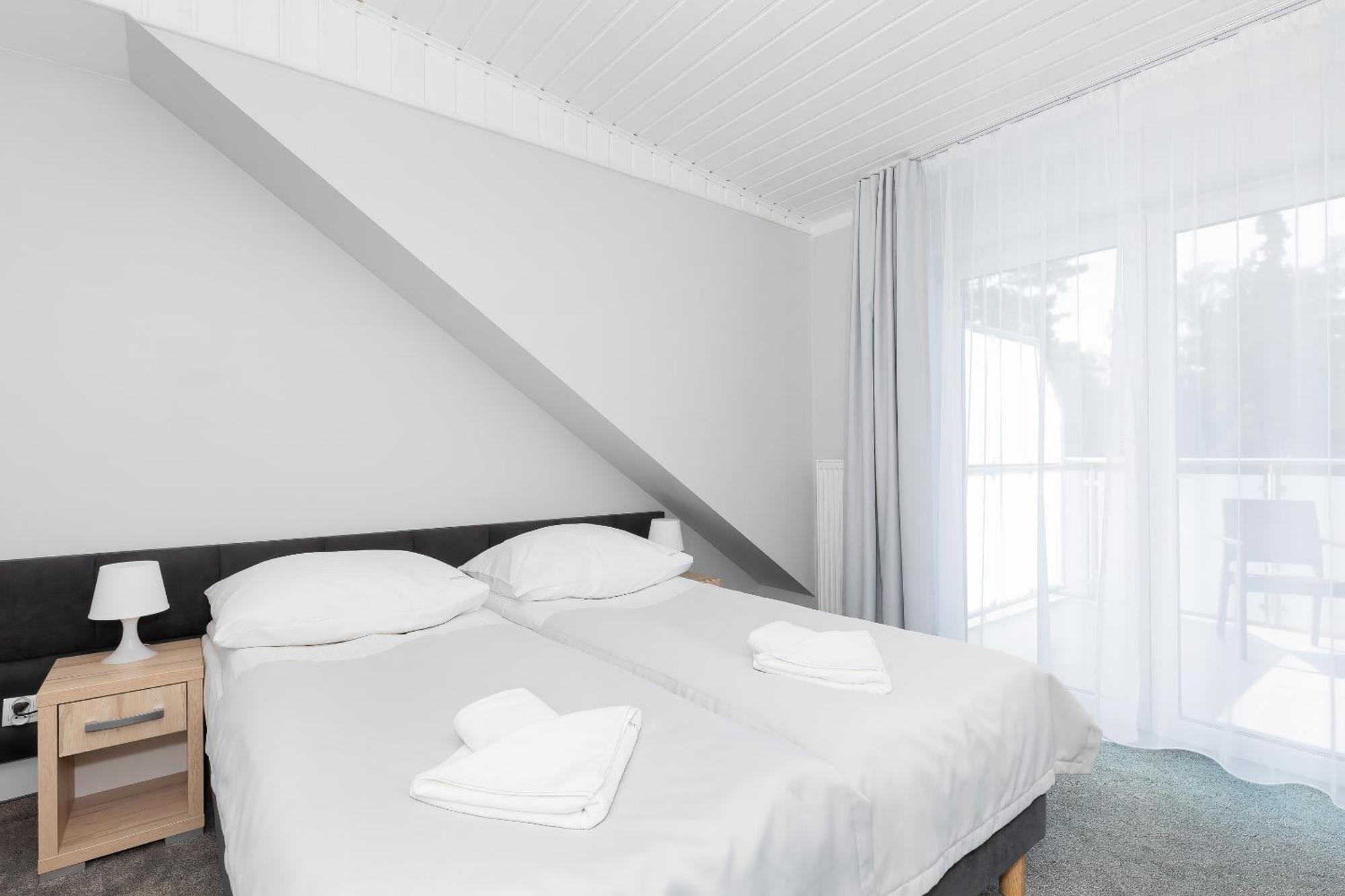 Apartamenty Angela ポビエロボ エクステリア 写真